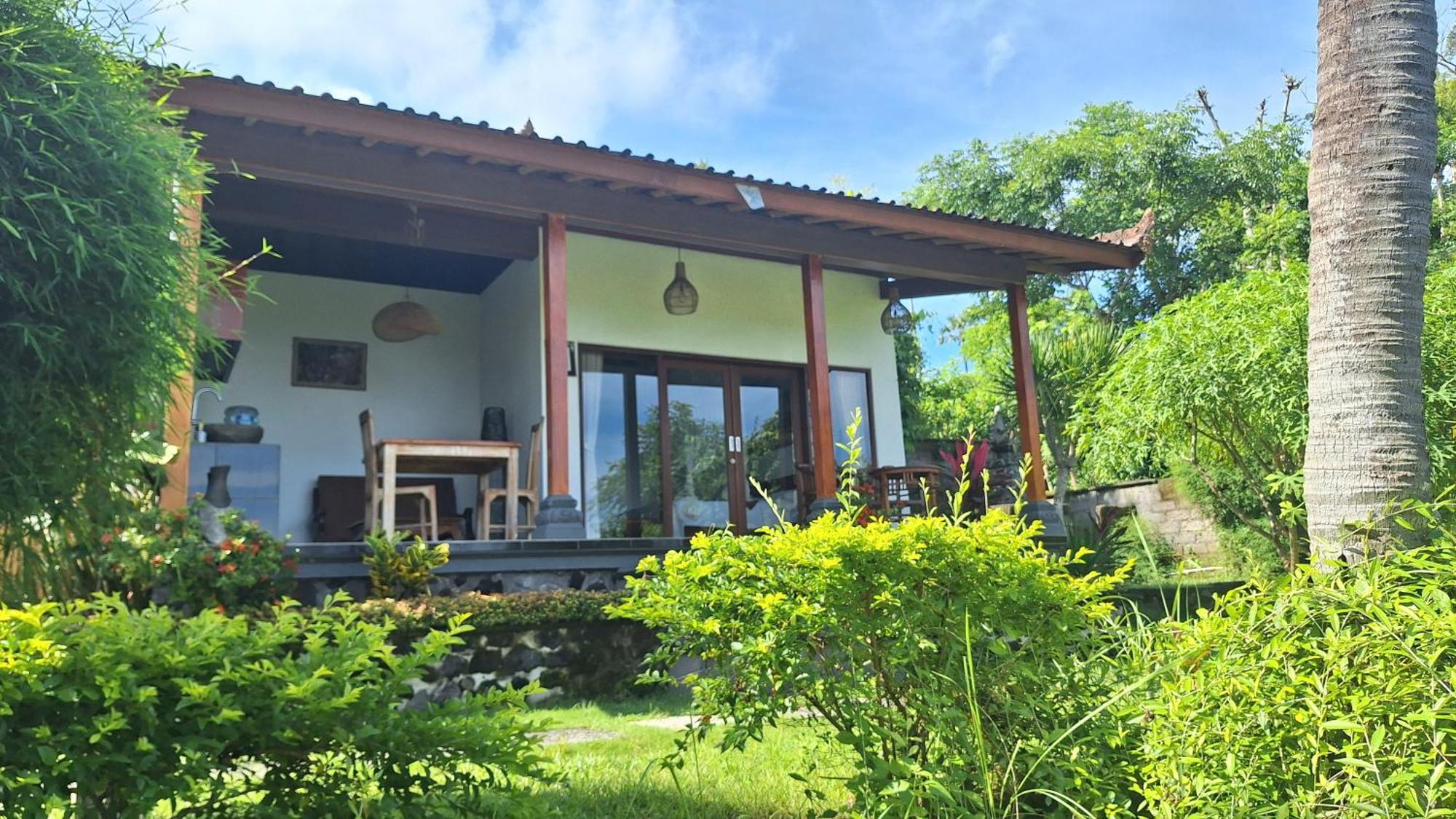 Frangipani Inn & Restaurant Seraya Exterior foto